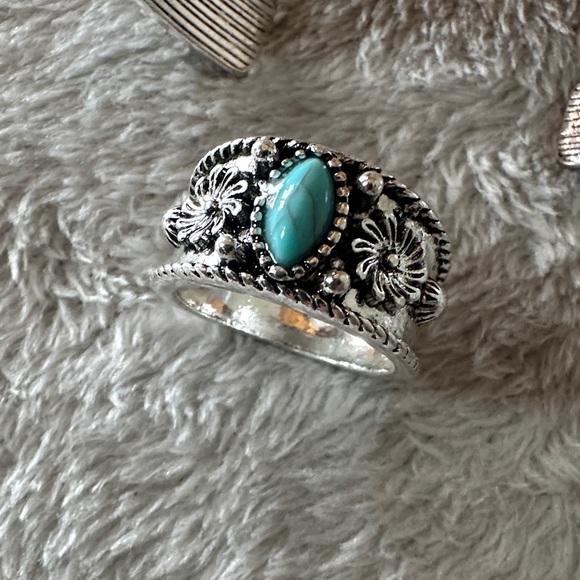 Silver and Turquoise Bracelet and Ring Set - Picture 2 of 6